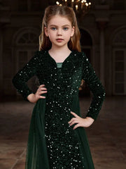 Close-up of lace details on long sleeve bodycon dress with sweep train in black, perfect for special events.